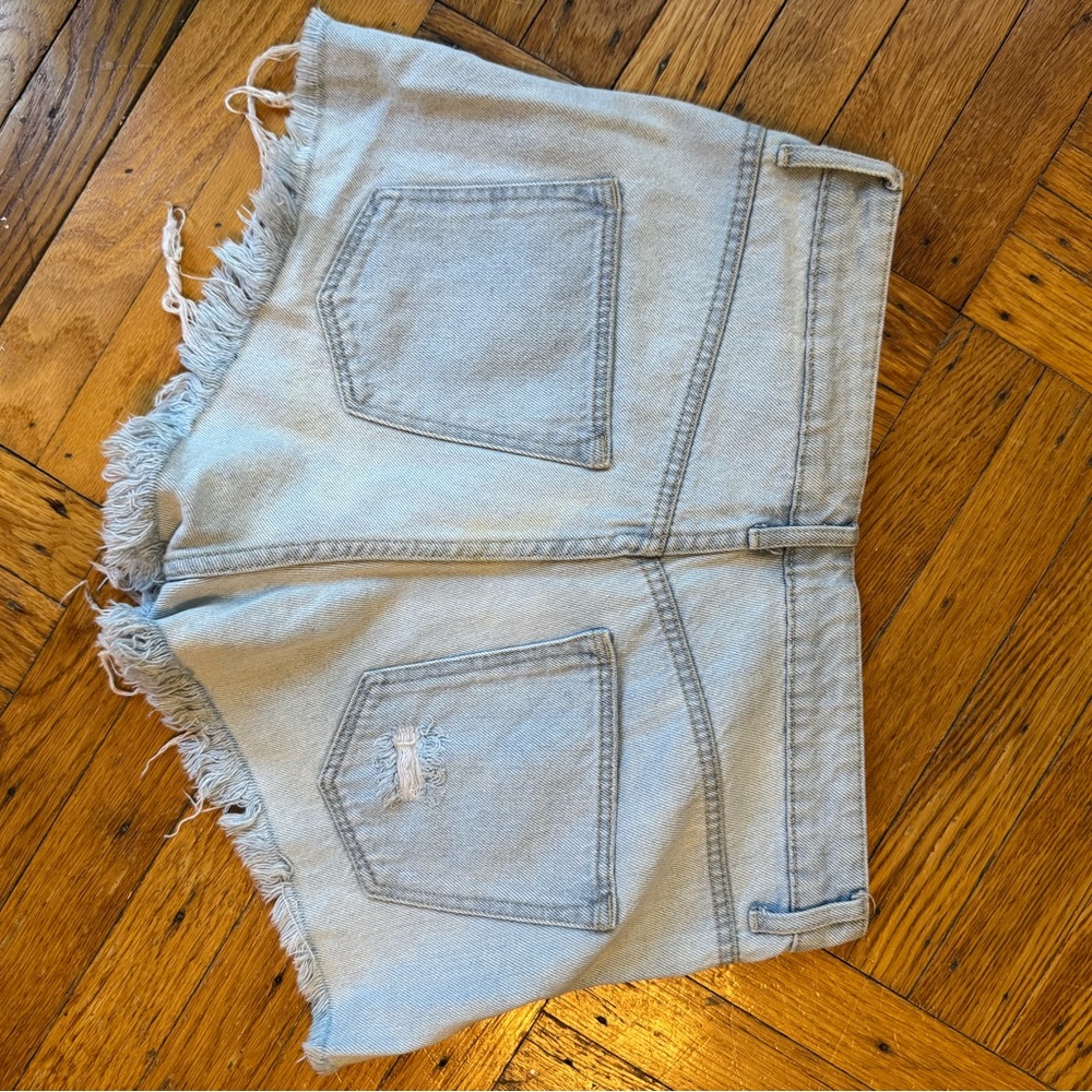 H&M Blue Jean Shorts Distressed Vintage Style - Picture 4 of 7